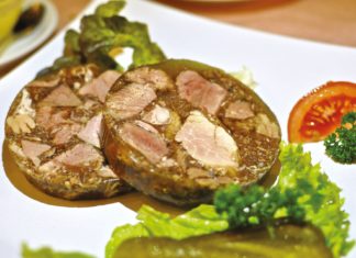 VÁNOČNÍ MENU MŮŽE BÝT SLOŽENÉ TAKÉ ZE ZABÍJAČKOVÝCH SPECIALIT