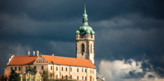 MĚLNÍK PULSUJE JAREM, JAZZEM A VÍNEM