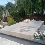 moderní náhrobek na rodinném hrobě Martinů