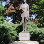 socha skladatele v poličském parku