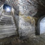 Plzeňské historické podzemí za svitu baterek (1)