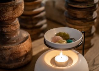 Přírodní vonné vosky Scentchips ve tvaru lístků naplní váš domov nebeskou vůní