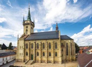 Kostel sv. Jakuba v Poličce – nejen na věž a do světničky B. Martinů, ale i ke krovům!