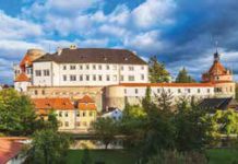 Z malebného historického města do divoké České Kanady