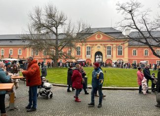 Zámek Dobříš zve na tradiční vánoční trh s lokálními produkty