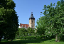 Jaro na pražské Novoměstské radnici