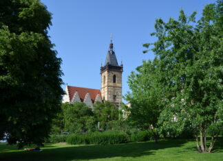 Jaro na pražské Novoměstské radnici