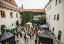 Babí léto láká usedlíky i mimopražské turisty za kulturou na Novoměstské radnici