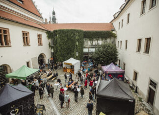 Babí léto láká usedlíky i mimopražské turisty za kulturou na Novoměstské radnici