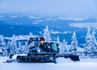 ZIMA JE TADY. NAHORU RESORT ROKYTNICE OTEVŘEL SJEZDOVKY